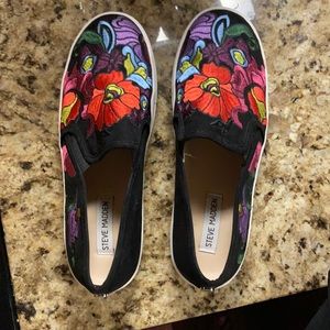 Size 9 Steve Madden Slip Ons